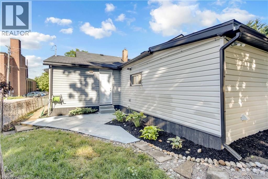 71 KENT Street N - 31
