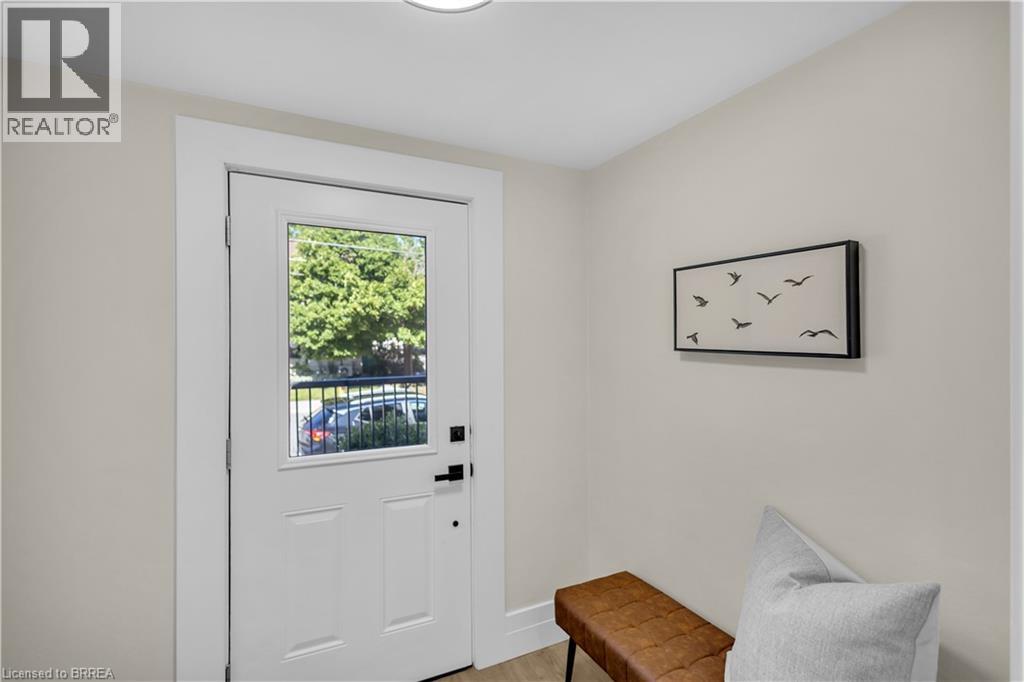 71 KENT Street N - 4