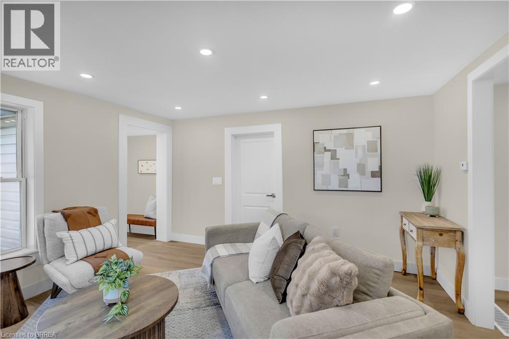 71 KENT Street N - 7