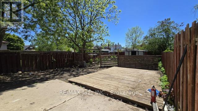 629 BROWN STREET - 17