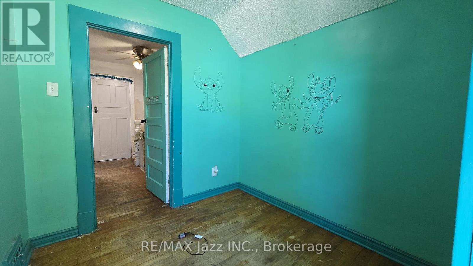629 BROWN STREET - 13