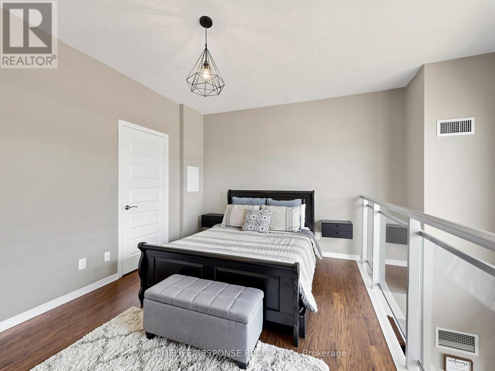 #225 215 QUEEN STREET E - 16