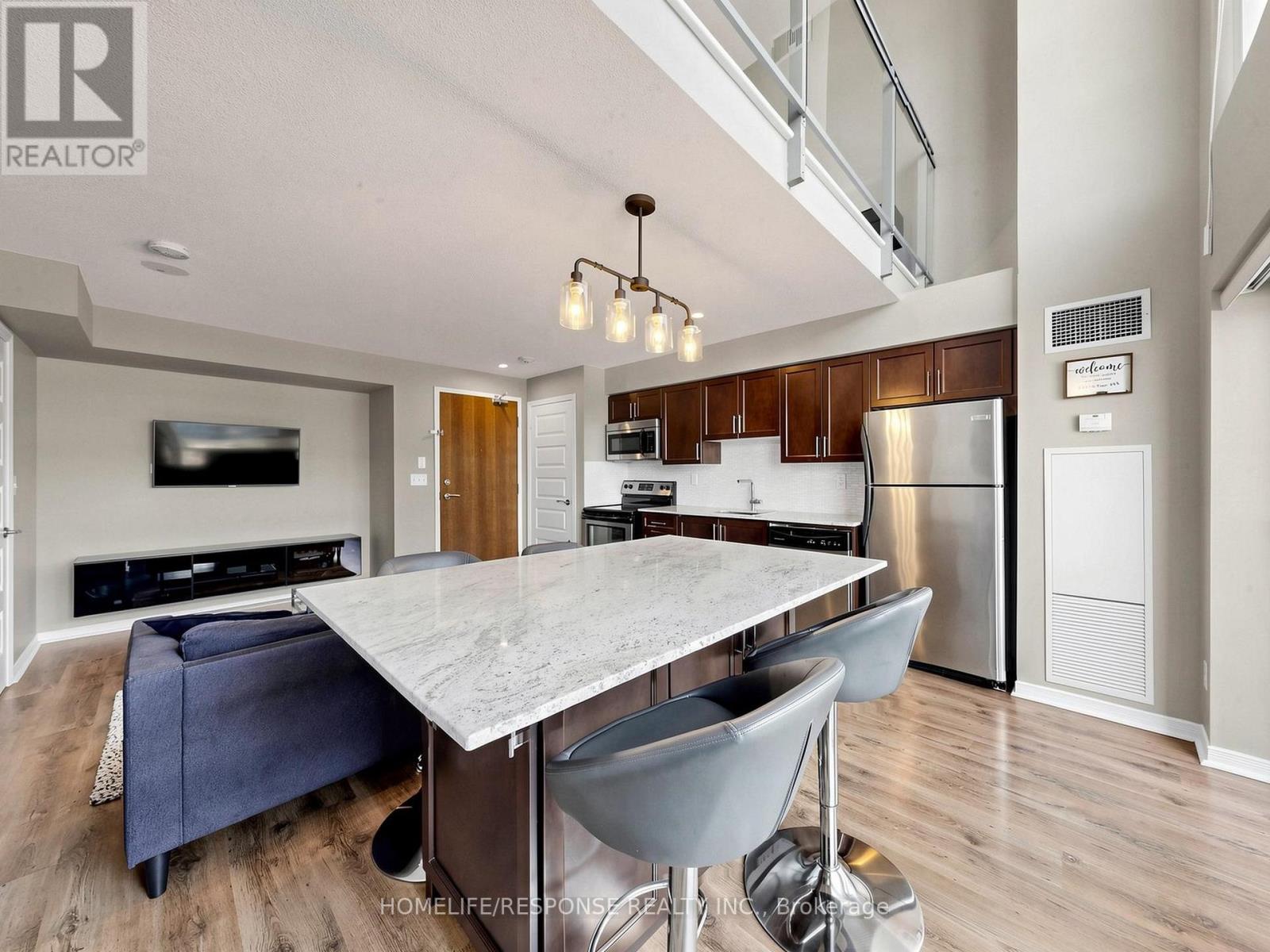 #225 215 QUEEN STREET E - 13