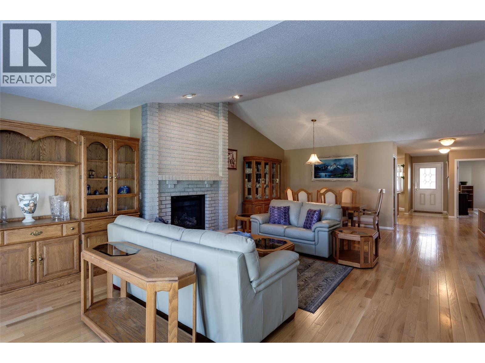 #16 950 Lanfranco Road - 14