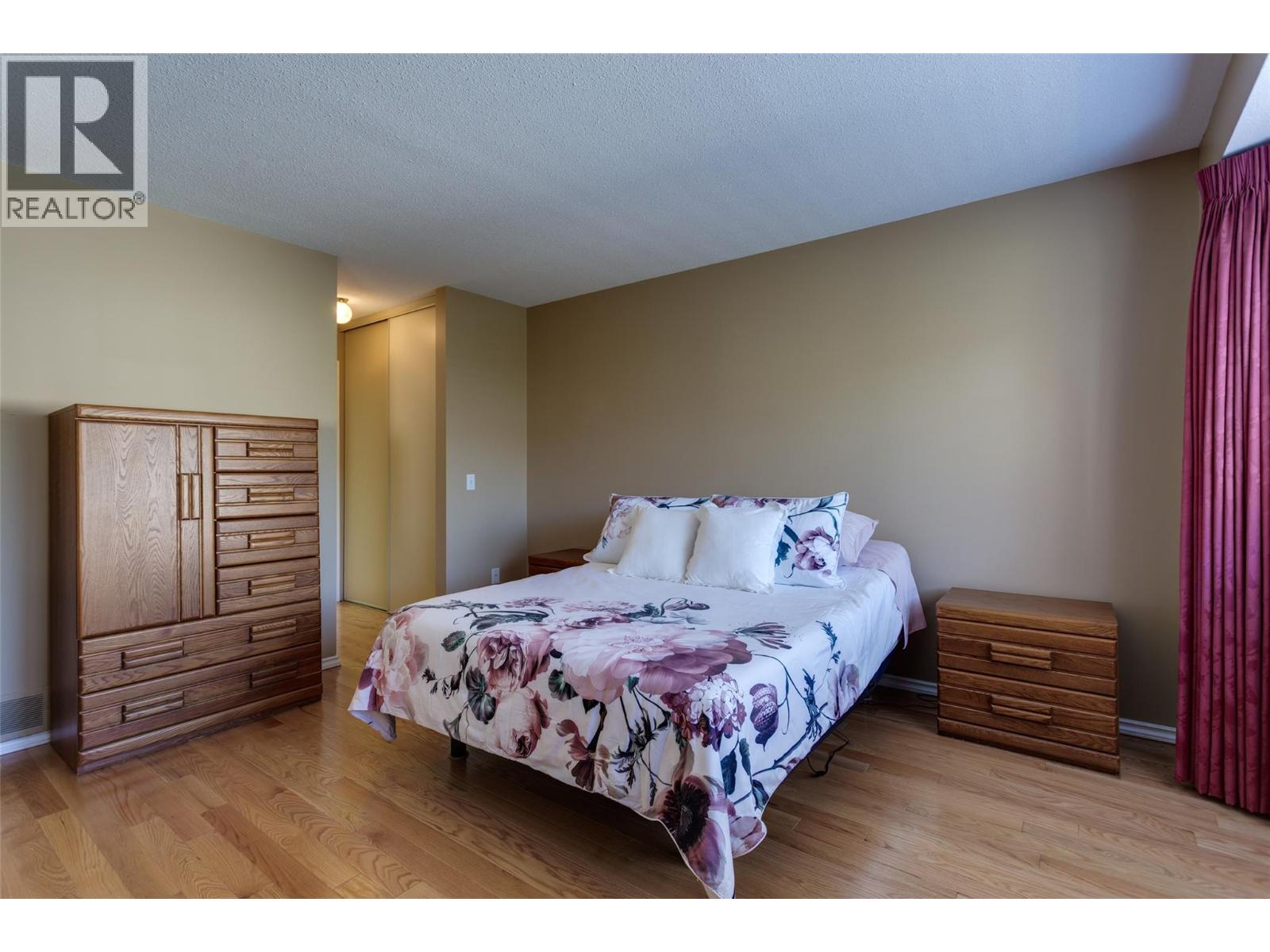 #16 950 Lanfranco Road - 23