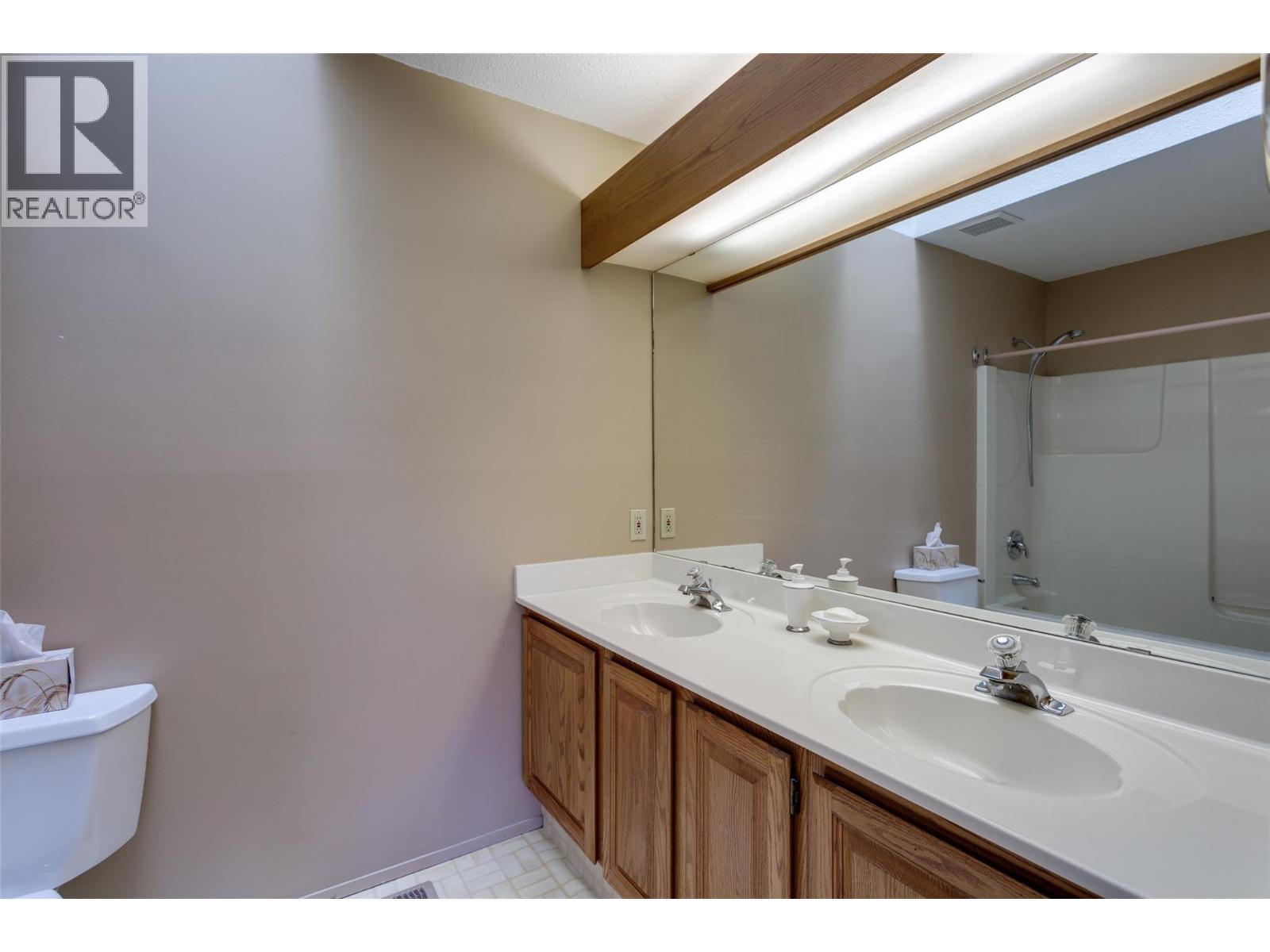 #16 950 Lanfranco Road - 24