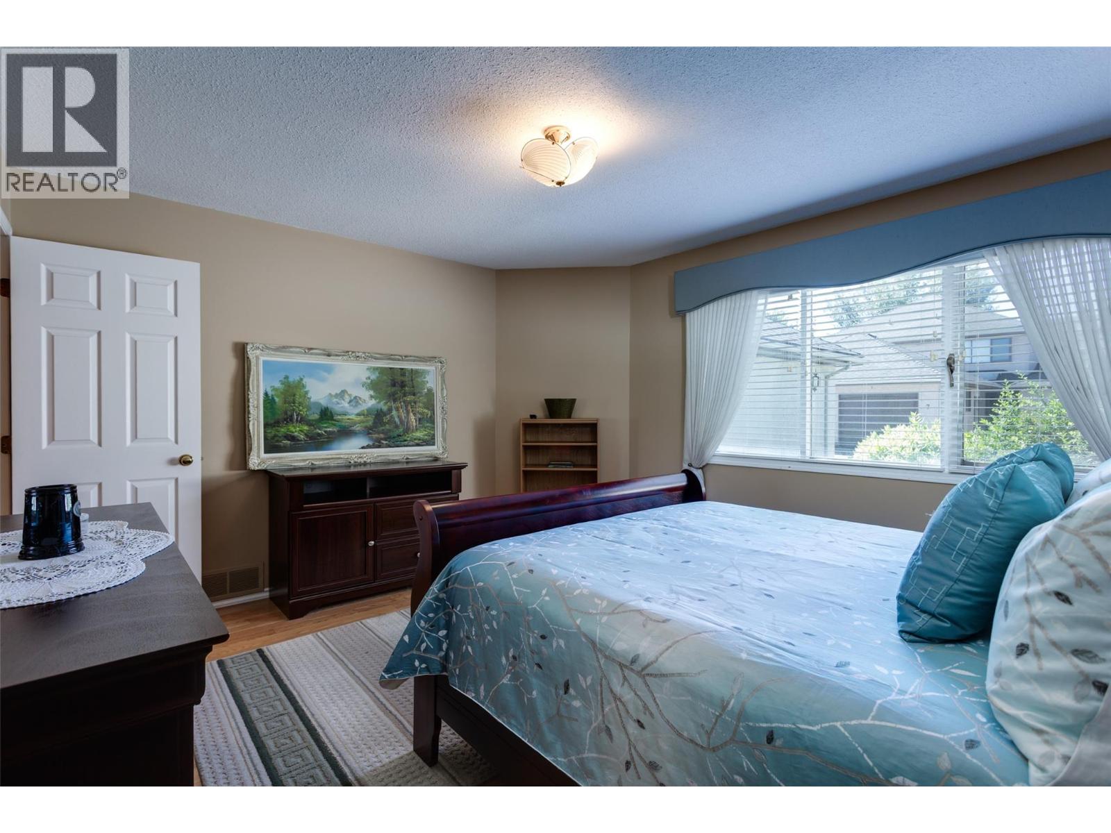 #16 950 Lanfranco Road - 26