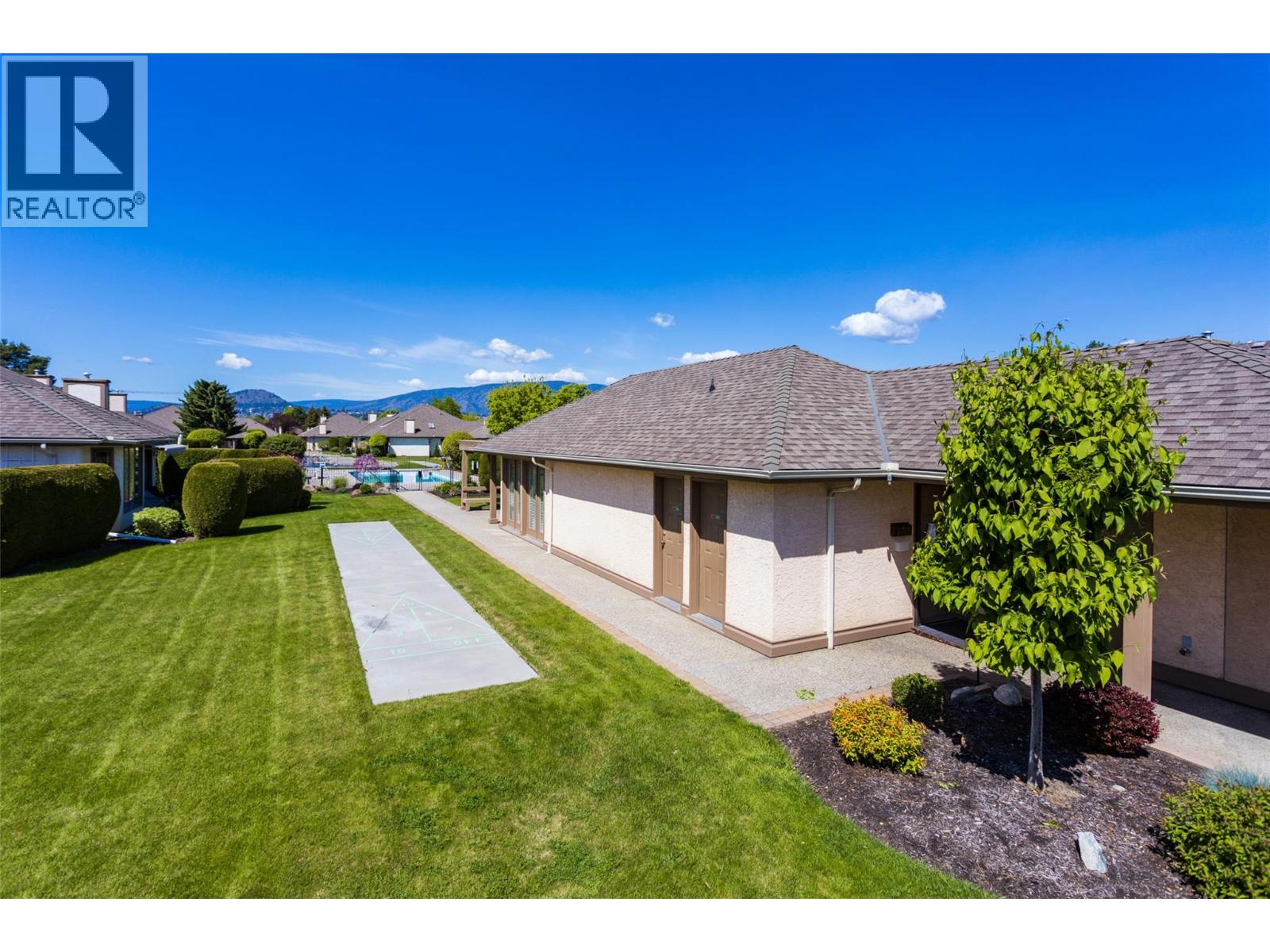 #16 950 Lanfranco Road - 32