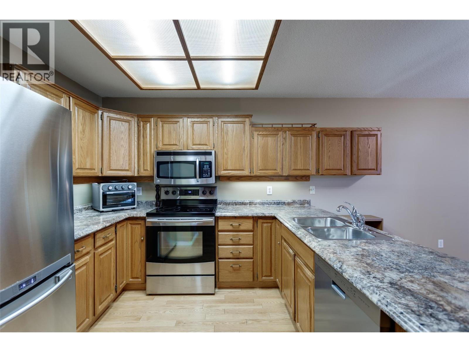 #16 950 Lanfranco Road - 4