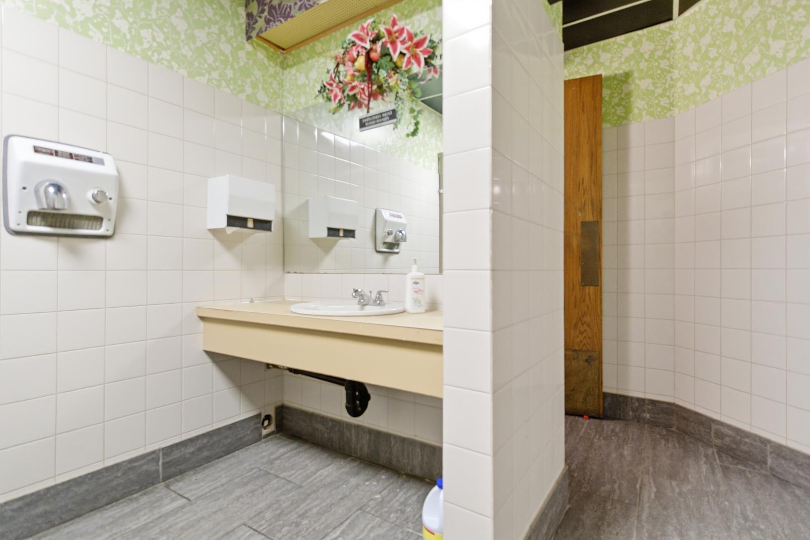 Edmonton, AB, T6C 3B4 - Photo 34