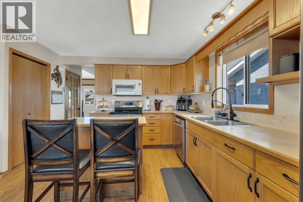 6134 52 Street Close - 23