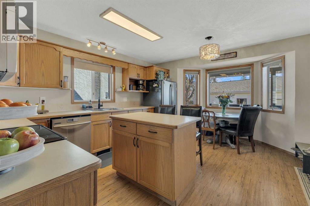 6134 52 Street Close - 20