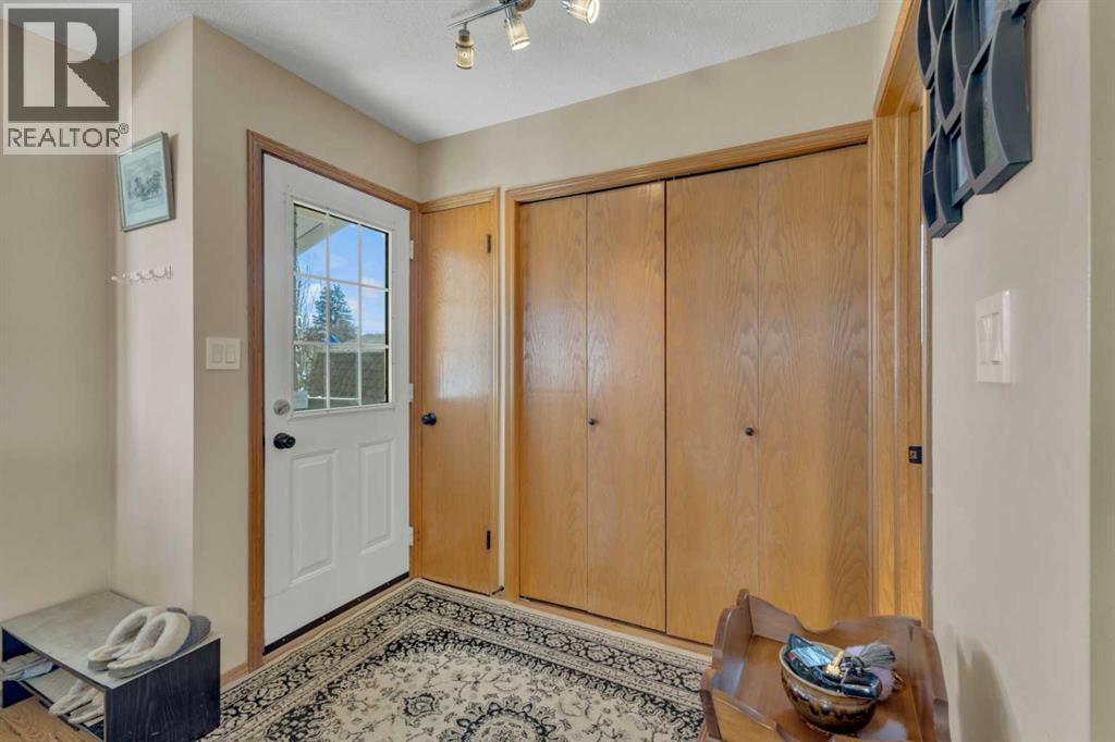 6134 52 Street Close - 25