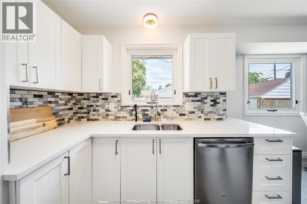 1030 ISABELLE PLACE - 16
