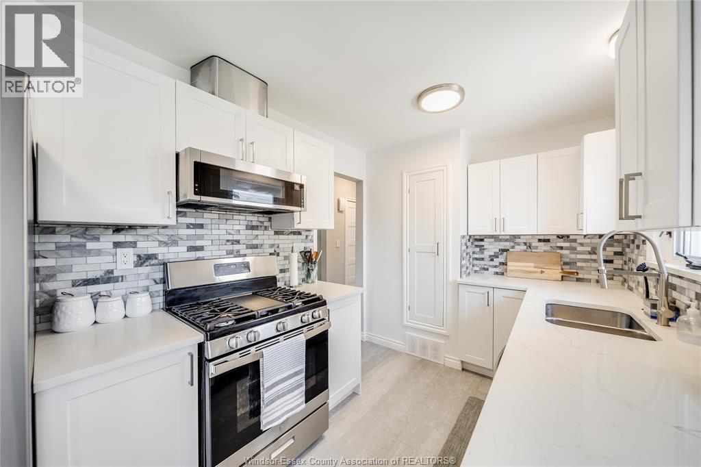 1030 ISABELLE PLACE - 17