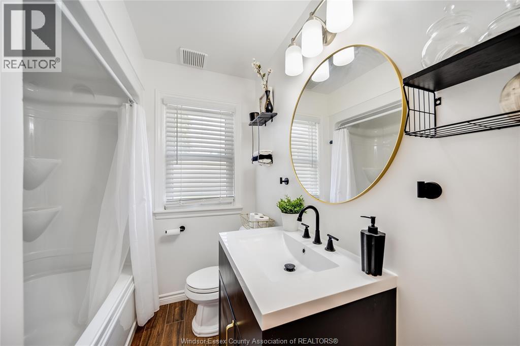 1030 ISABELLE PLACE - 10