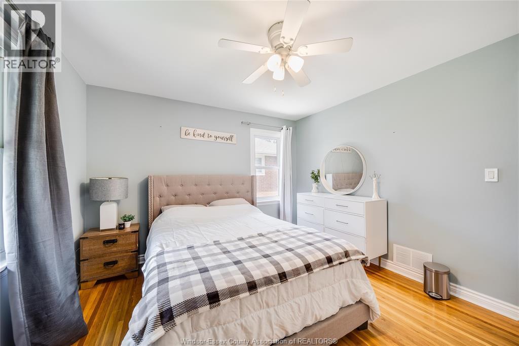 1030 ISABELLE PLACE - 12