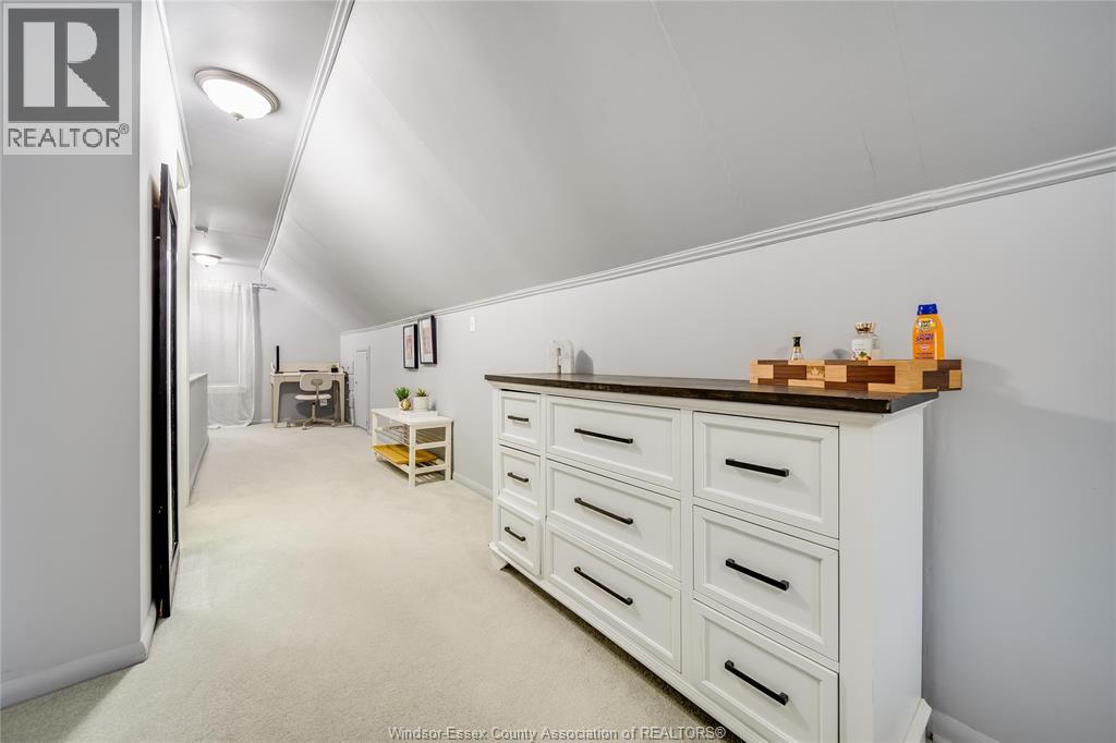 1030 ISABELLE PLACE - 25