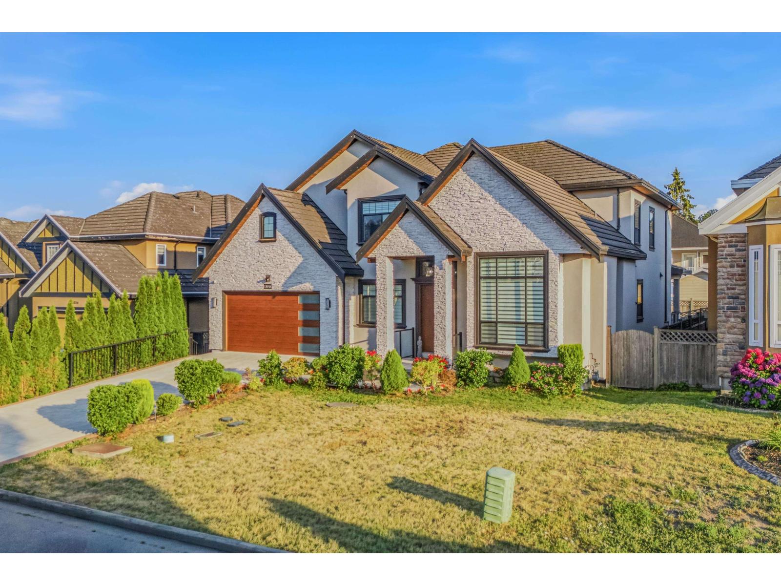 8 Bed, 8 Bath House for Sale in Surrey – 15046 76A AVENUE, Surrey – MLS# R3145347 - Image 2