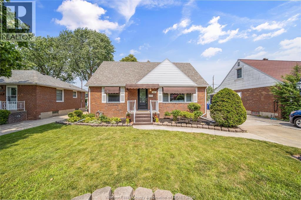 1030 ISABELLE PLACE - 48