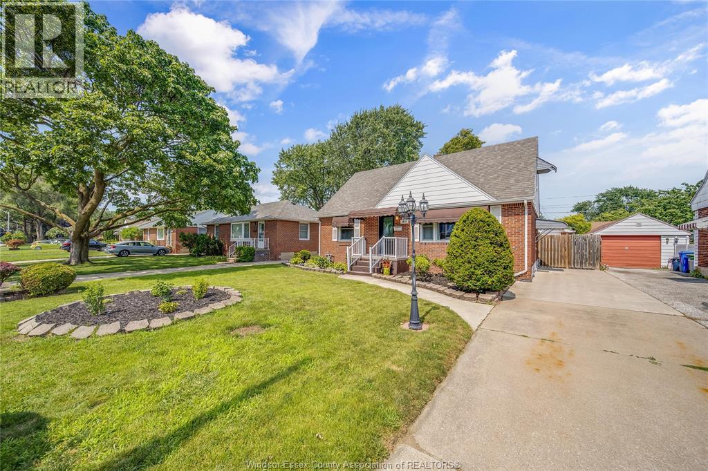 1030 ISABELLE PLACE - 47