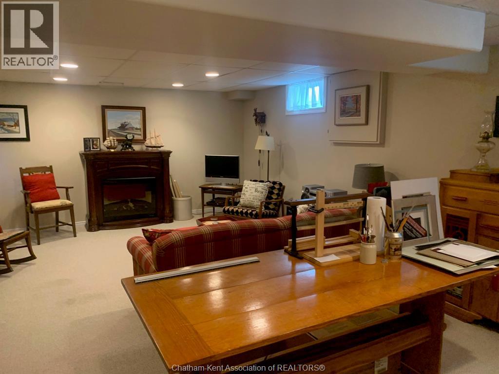 31 MONARCH DRIVE - 20