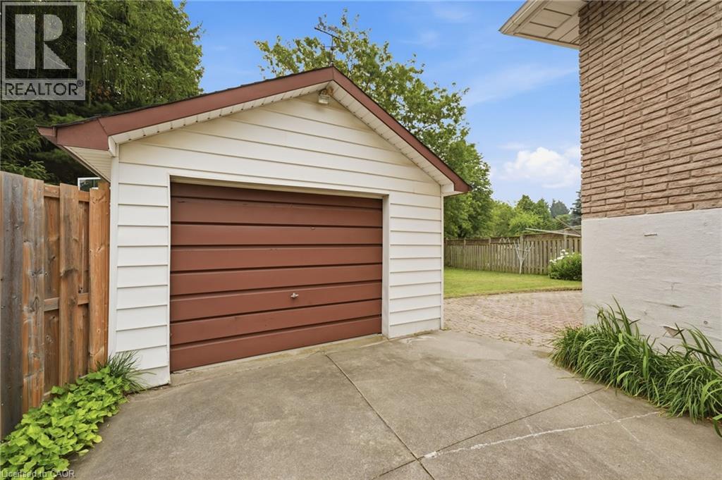 303 WENDOVER Drive - Image 27