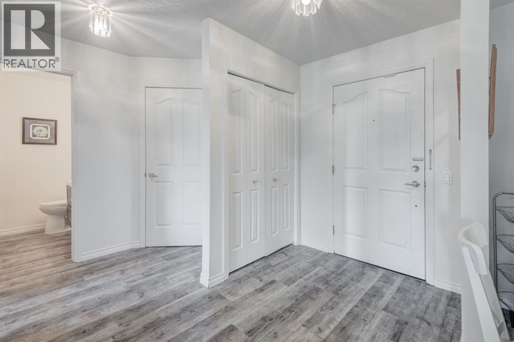 #1114 1818 Simcoe Boulevard SW - 24