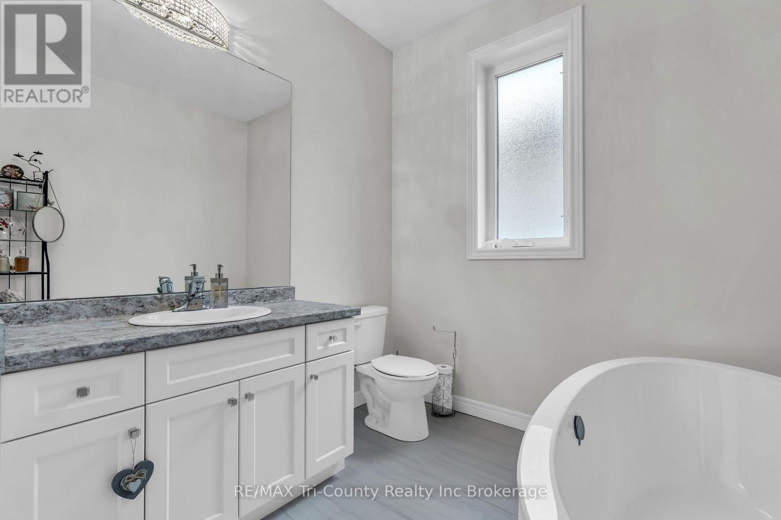 18 CROCUS AVENUE - Image 28