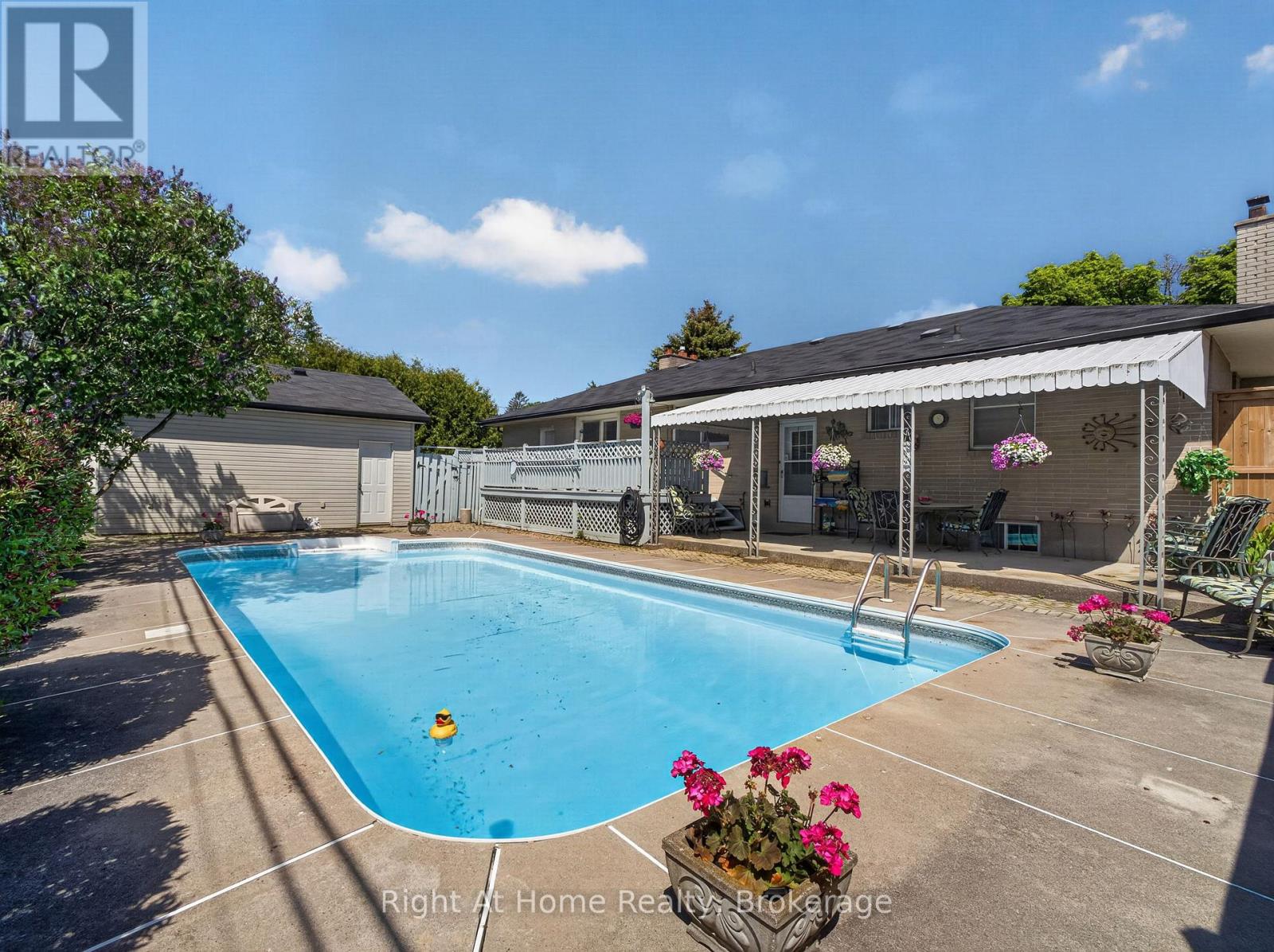 47 CHURCHILL AVENUE - 10