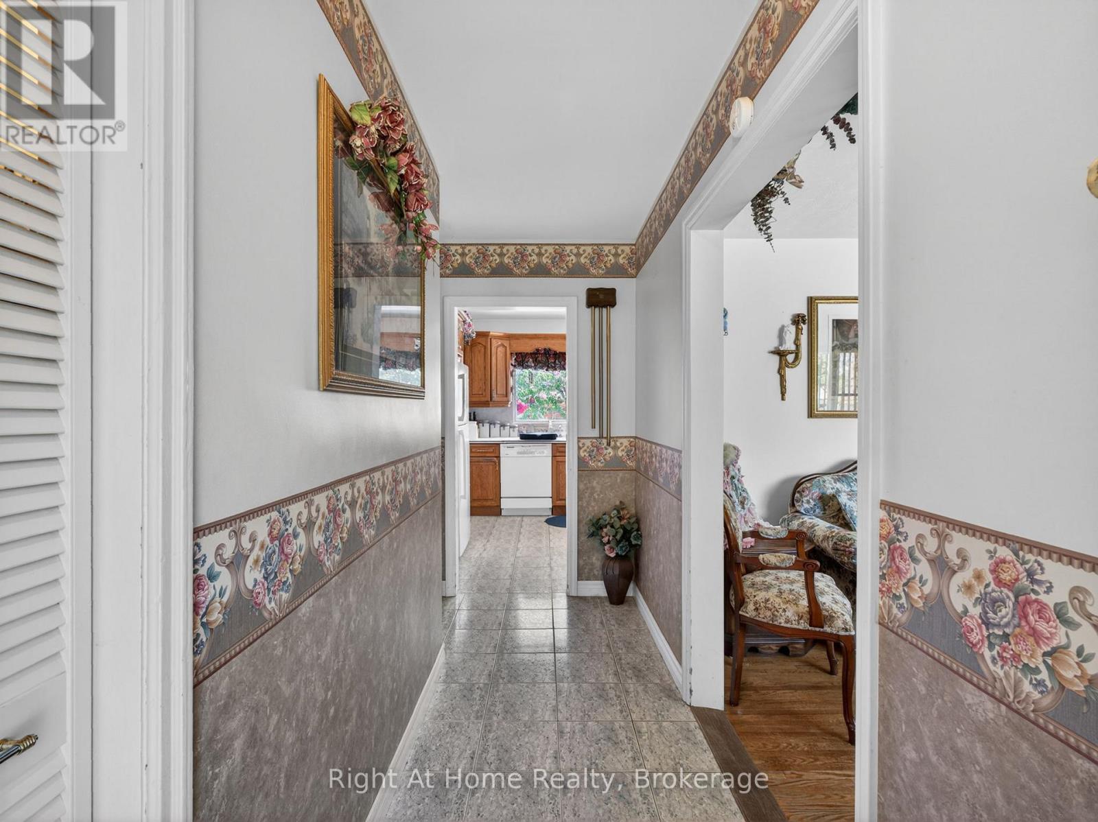 47 CHURCHILL AVENUE - 13