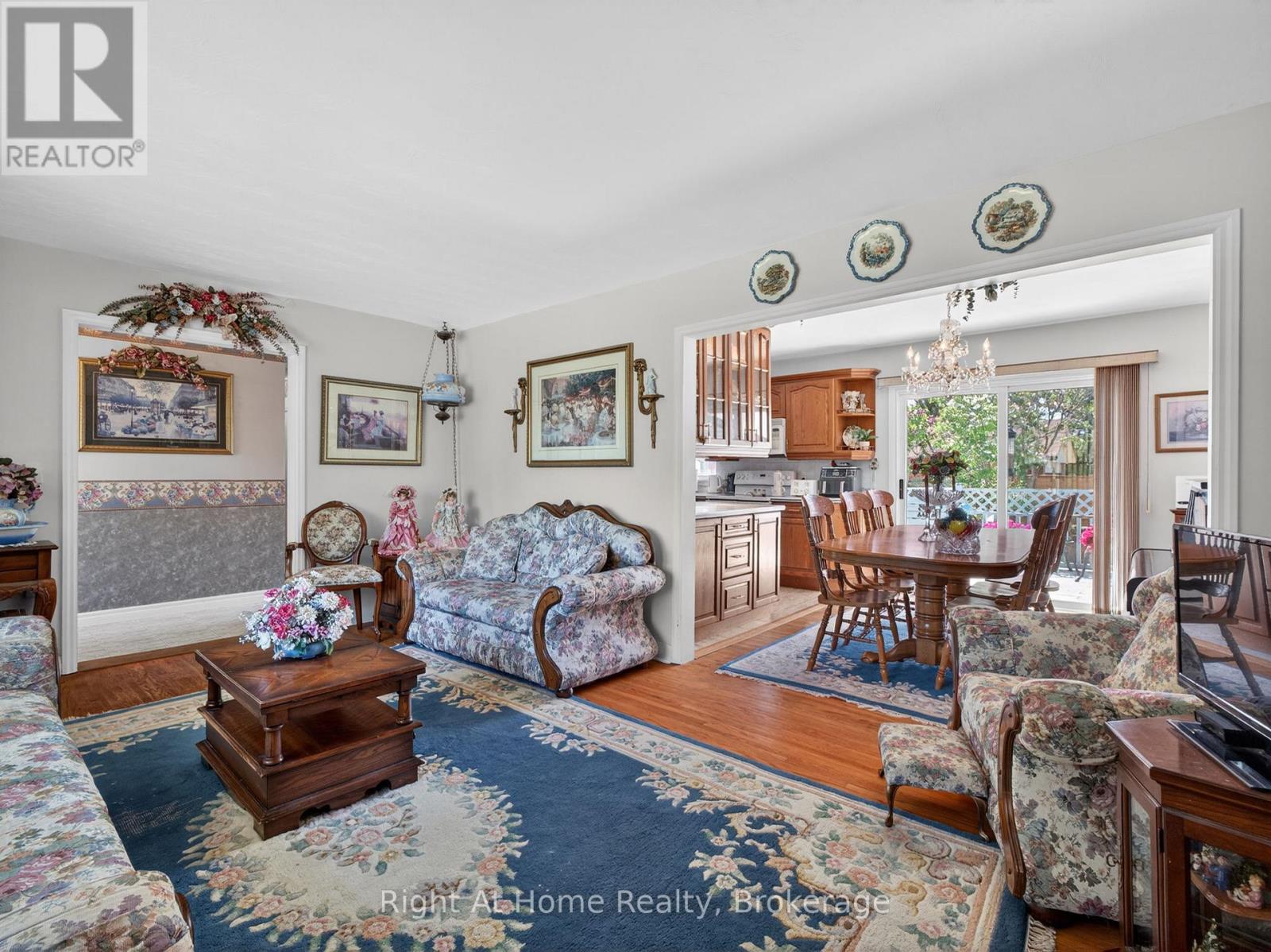 47 CHURCHILL AVENUE - 16