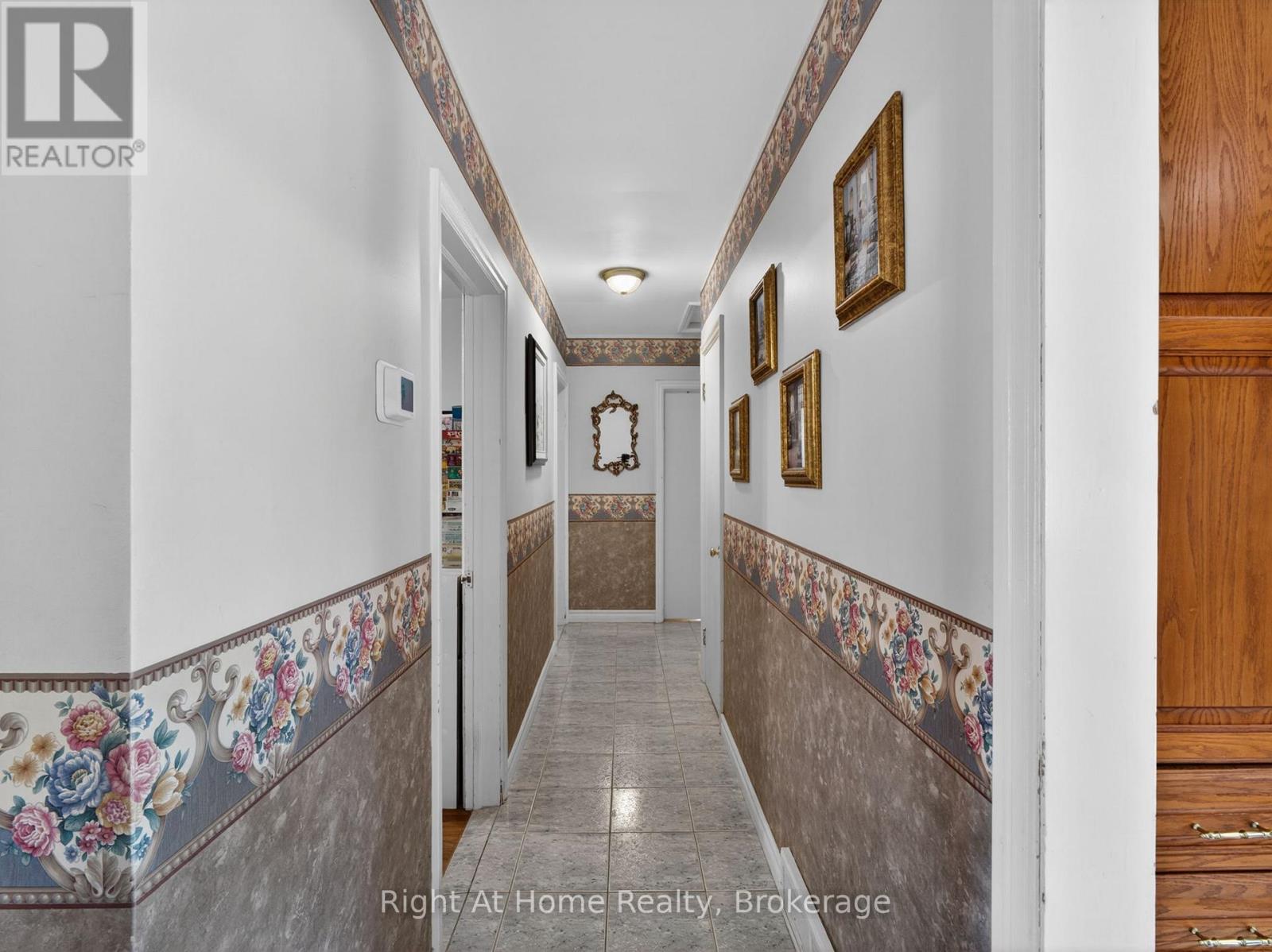 47 CHURCHILL AVENUE - 22