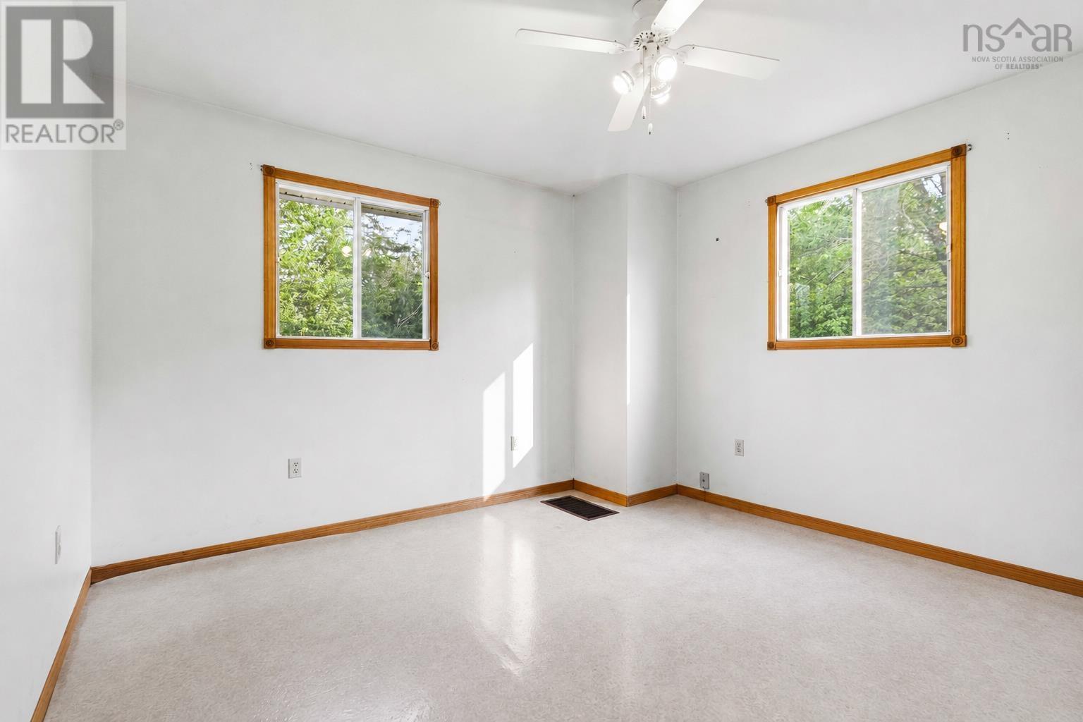 52 Vince Way - 18