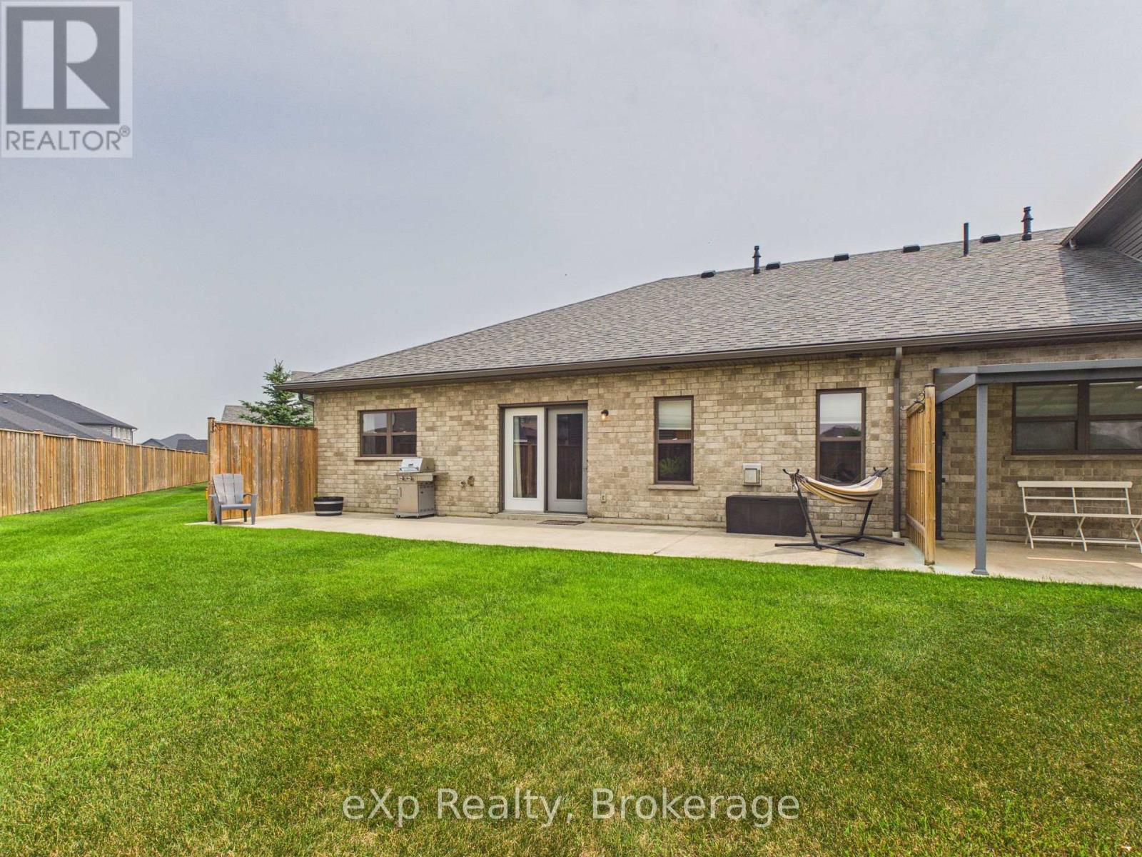 #11 1050 WATERLOO STREET - 25