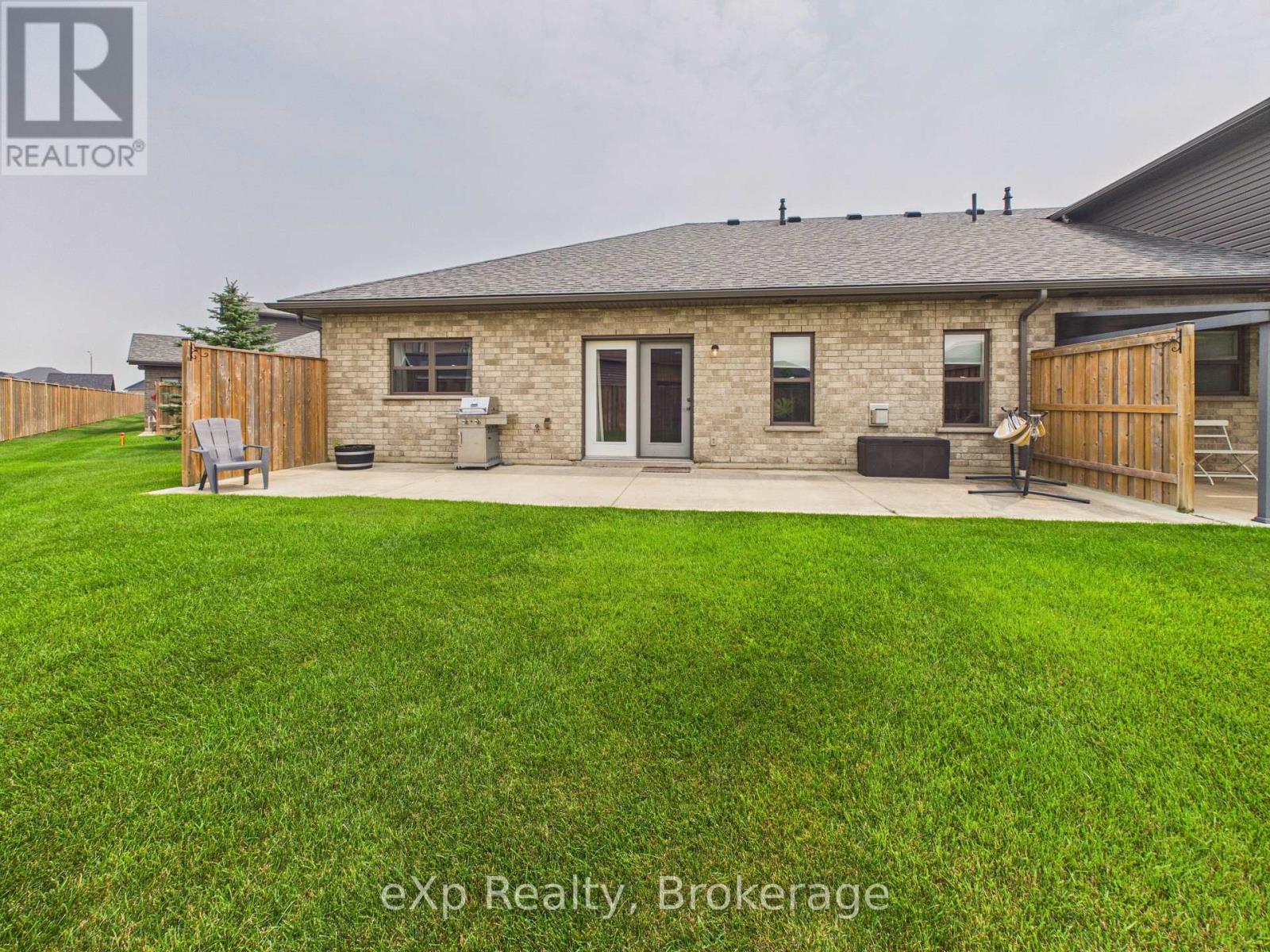 #11 1050 WATERLOO STREET - 26