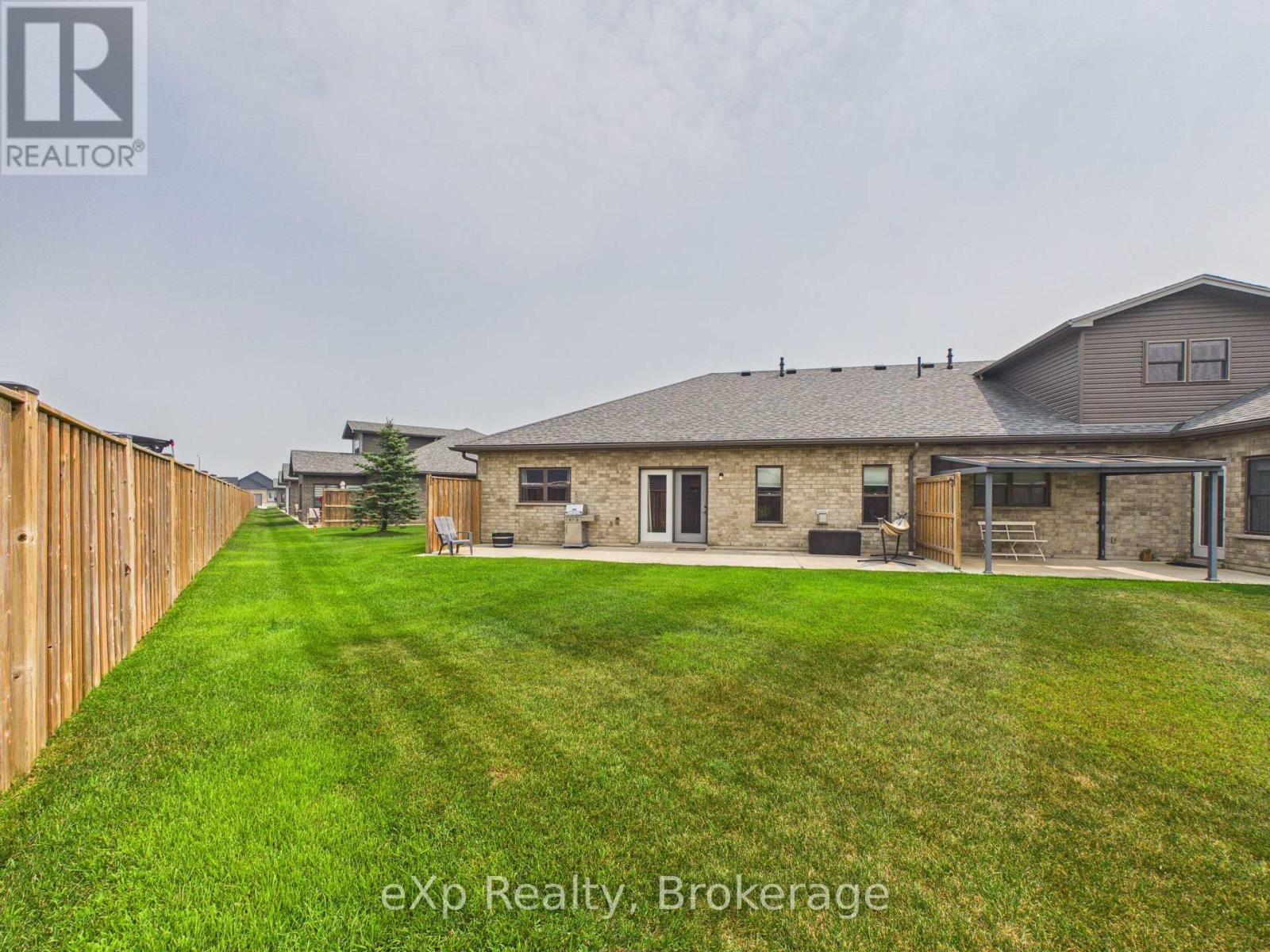 #11 1050 WATERLOO STREET - 27
