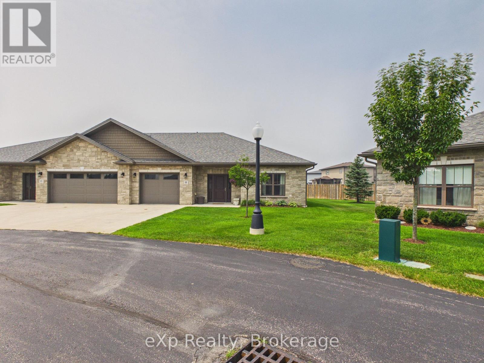 #11 1050 WATERLOO STREET - 3