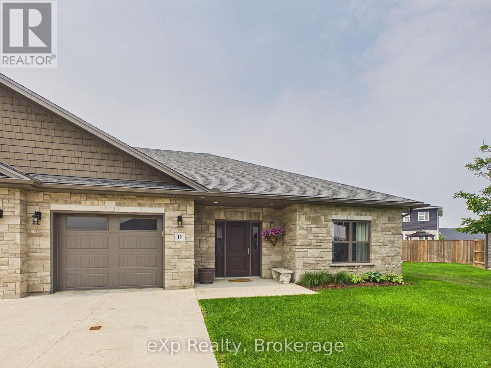 #11 1050 WATERLOO STREET - 4