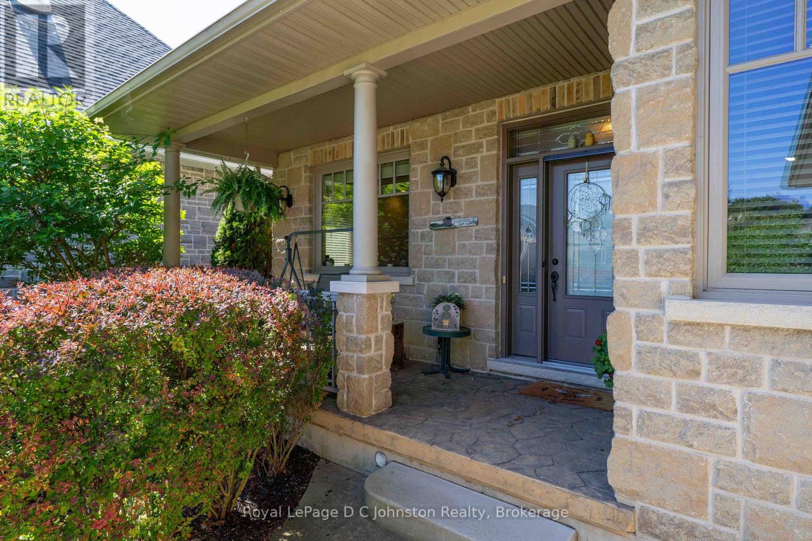 569 CREEKWOOD DRIVE - 12