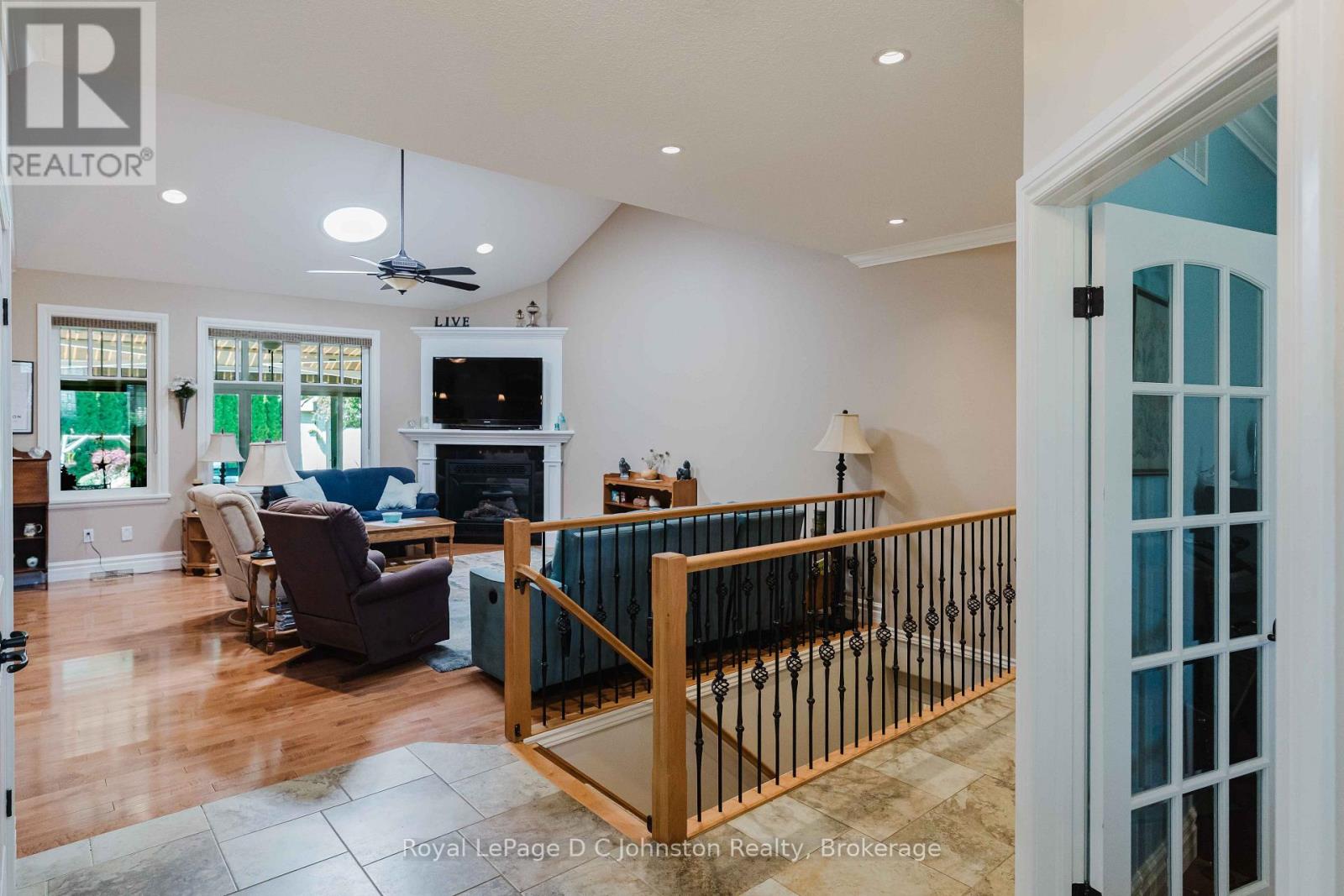 569 CREEKWOOD DRIVE - 13