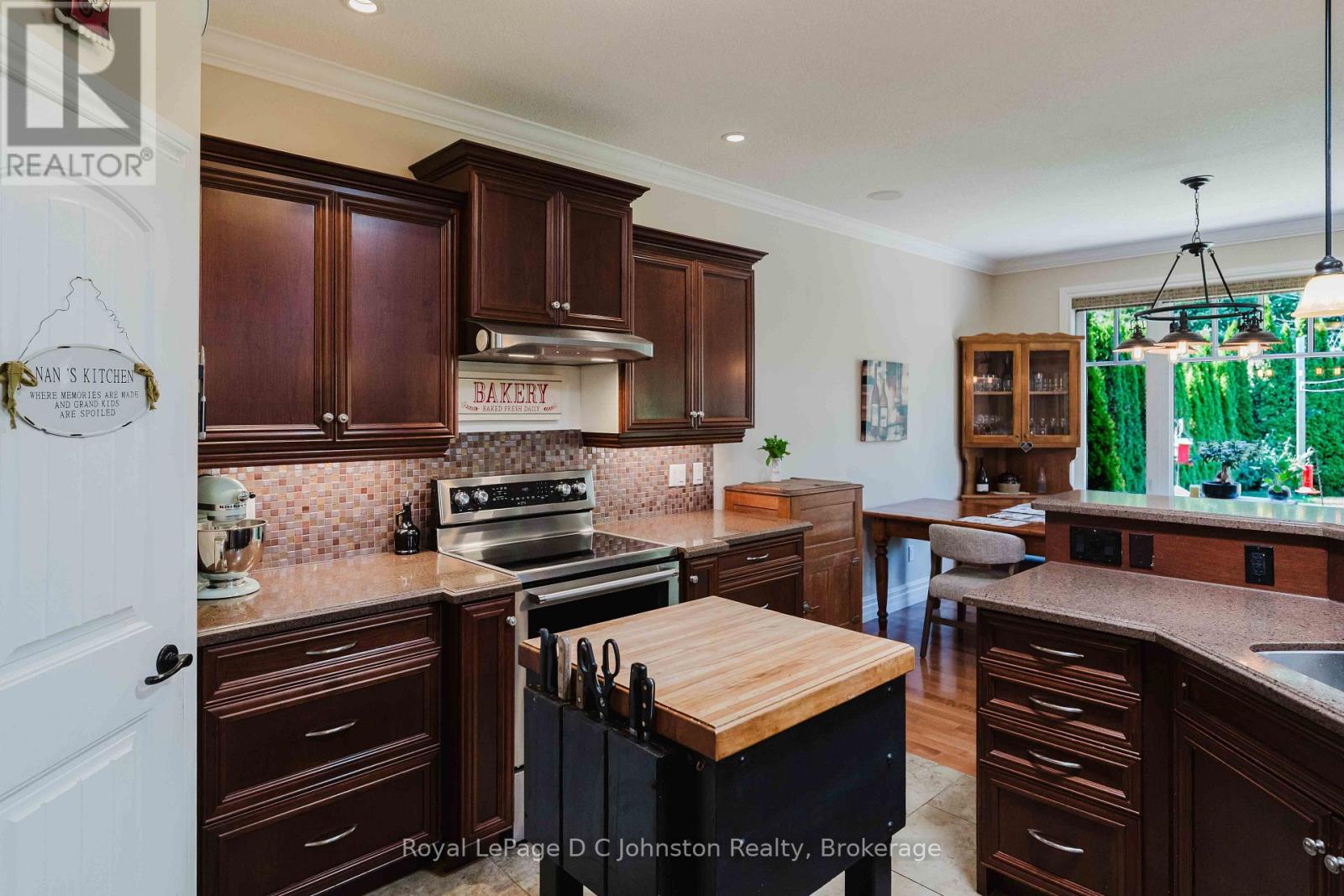 569 CREEKWOOD DRIVE - 19