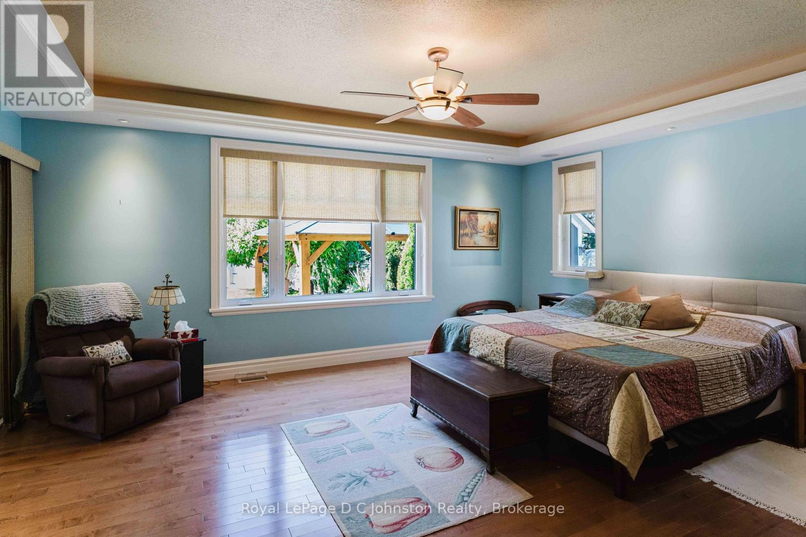 569 CREEKWOOD DRIVE - 22