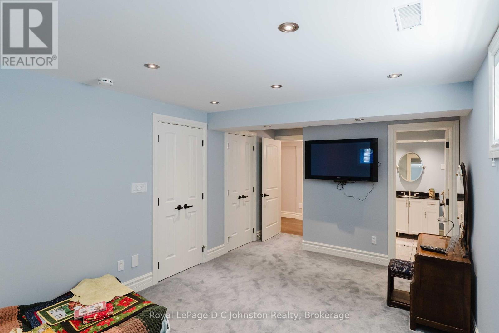 569 CREEKWOOD DRIVE - 30