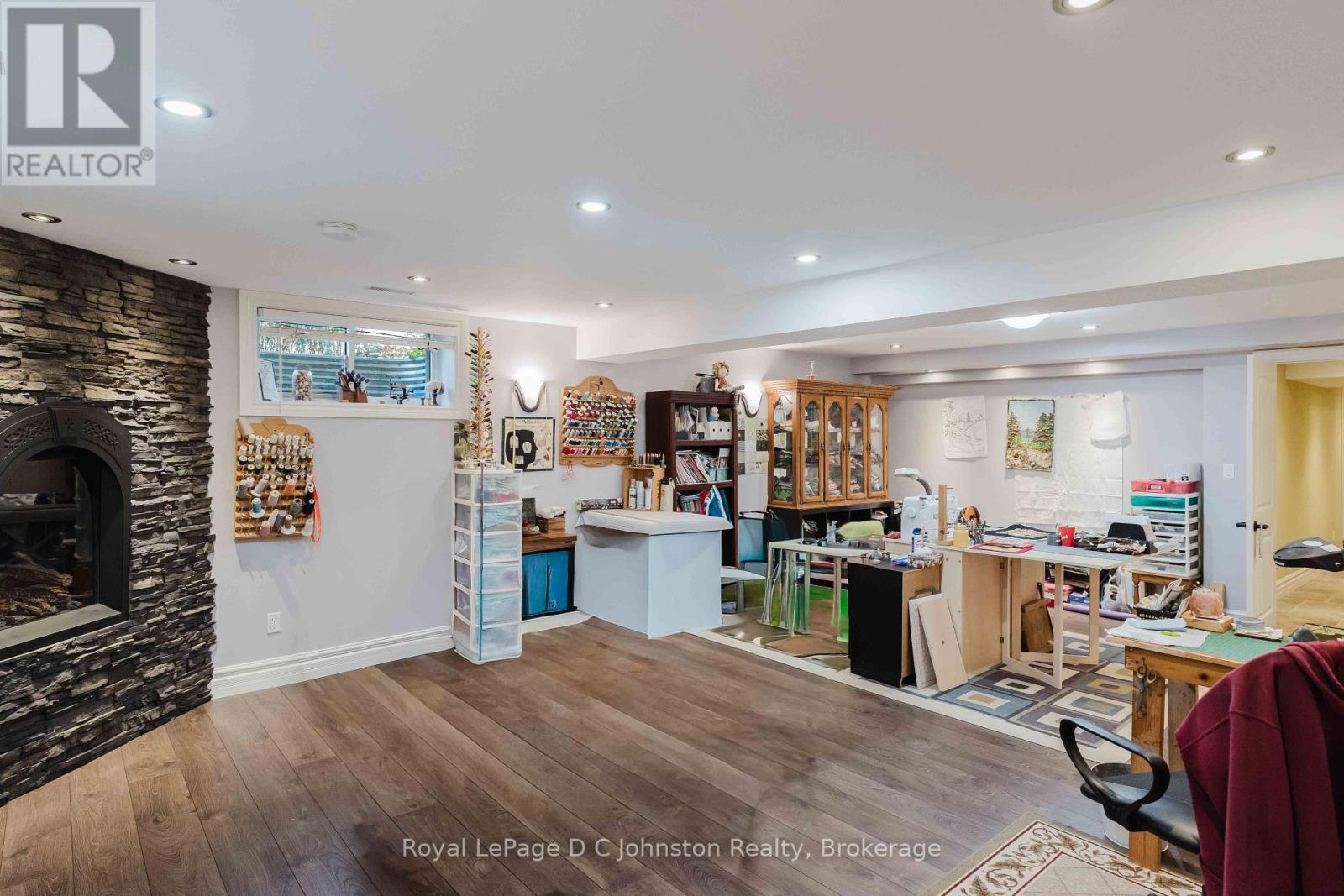 569 CREEKWOOD DRIVE - 35