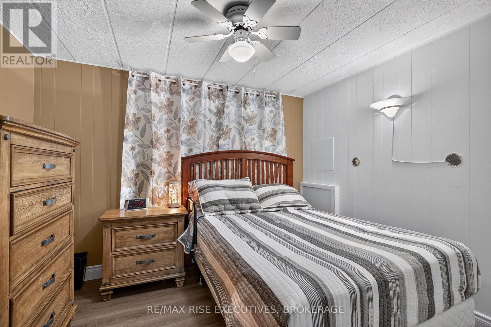 18 WENTWORTH DRIVE - 22