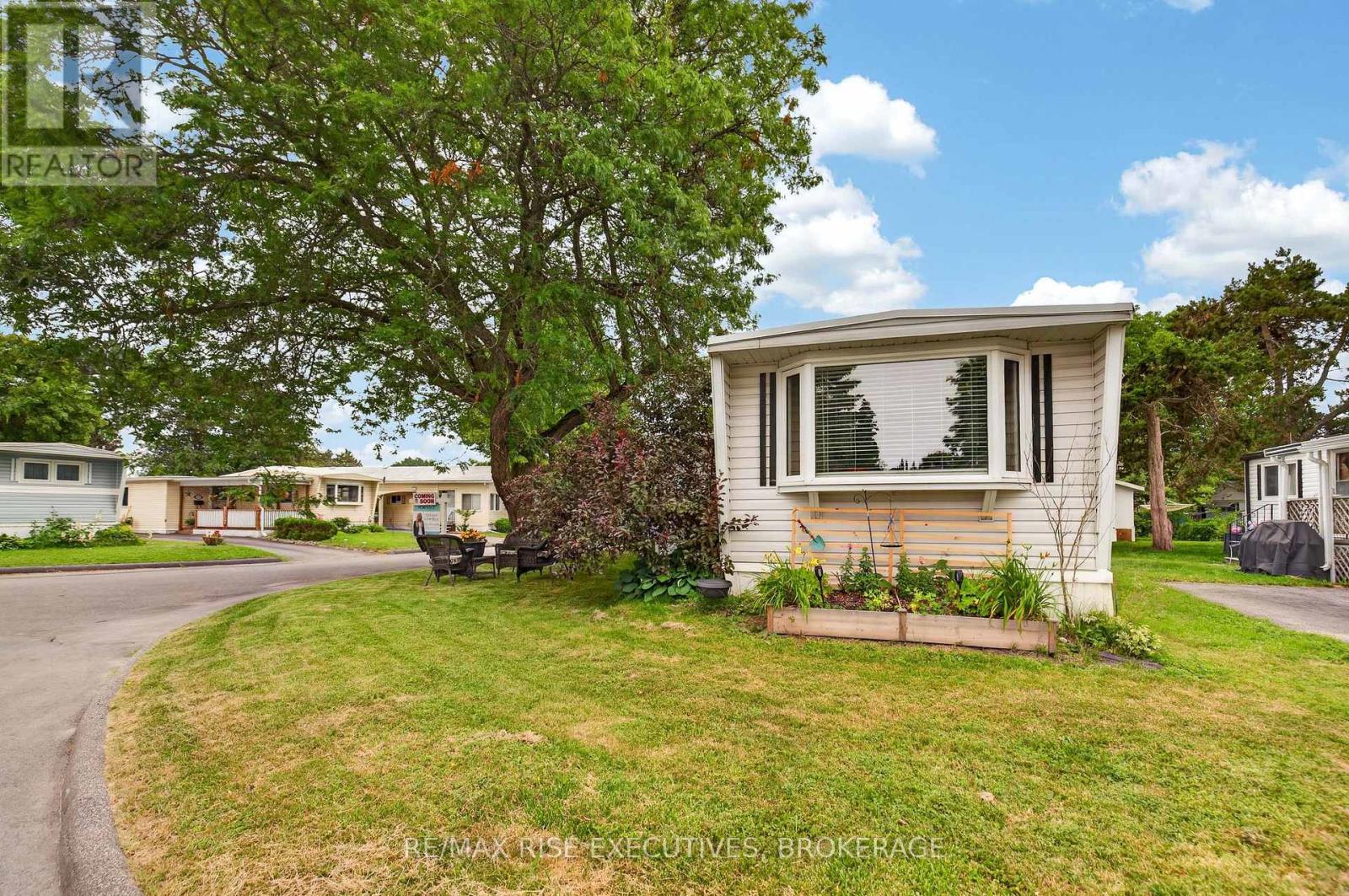 18 WENTWORTH DRIVE - 29
