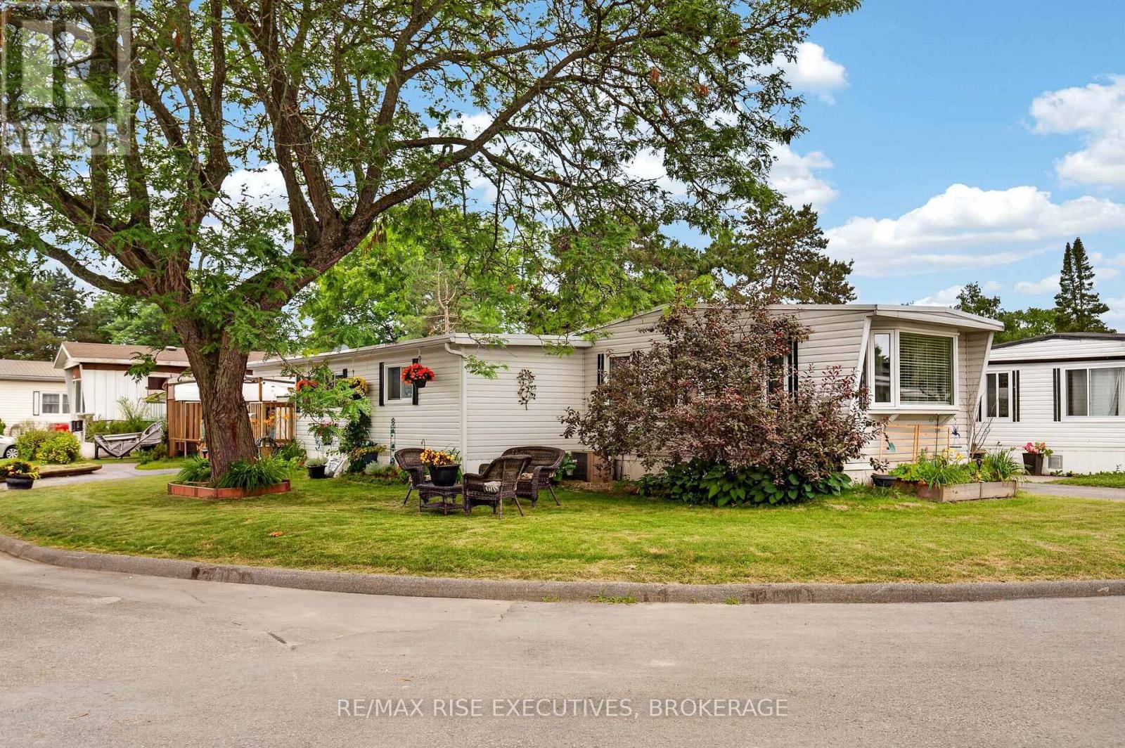 18 WENTWORTH DRIVE - 31