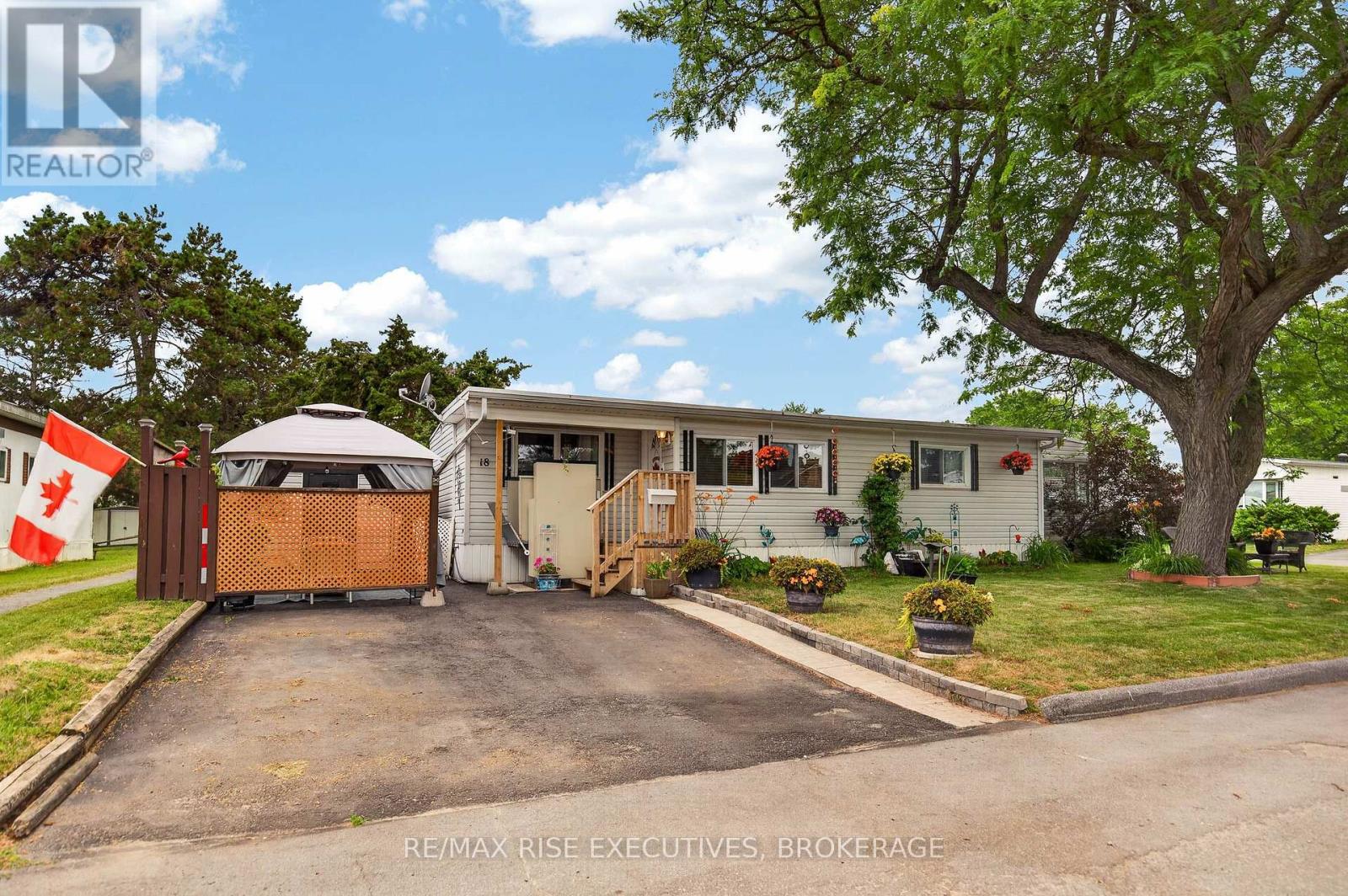 18 WENTWORTH DRIVE - 33