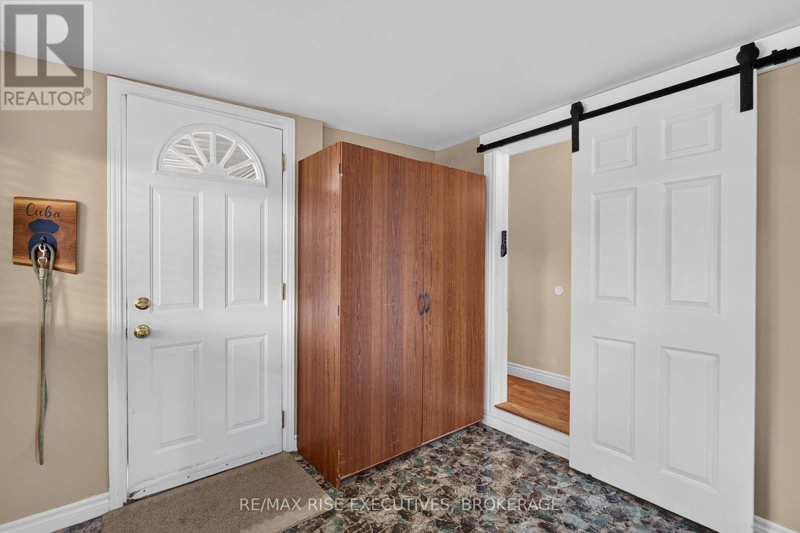 18 WENTWORTH DRIVE - 5